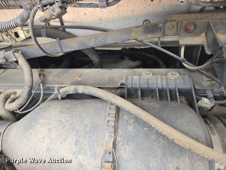 image for item DY1156 2001 Ford E350 delivery truck