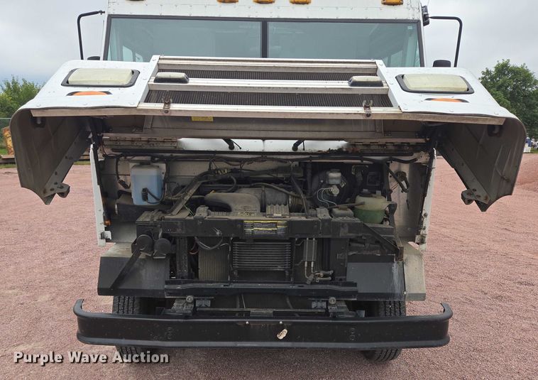 image for item DY1156 2001 Ford E350 delivery truck