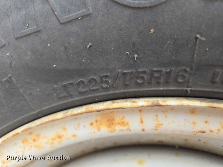 image for item DY1156 2001 Ford E350 delivery truck