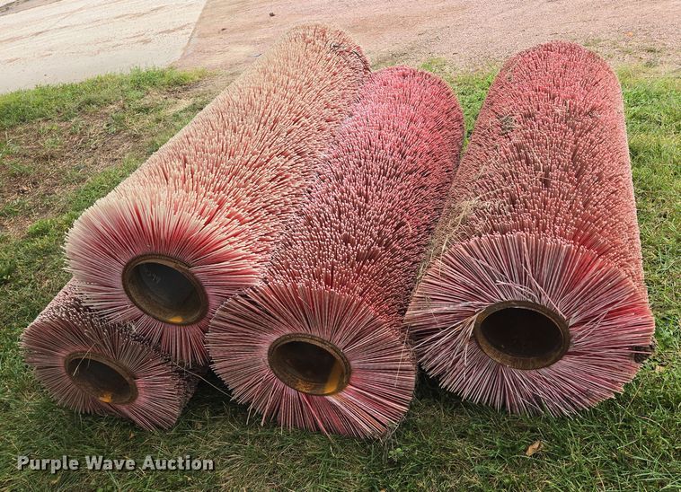 image for item DY1159 (4) brooms