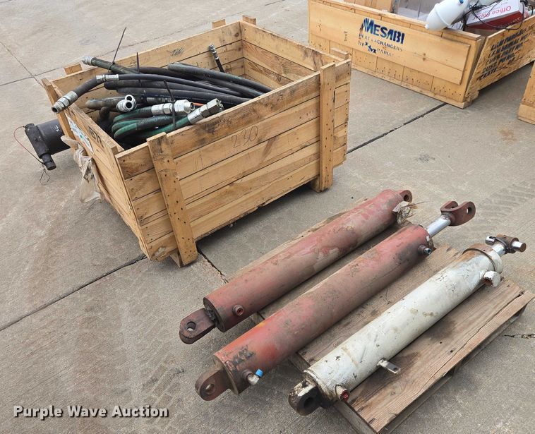 image for item DY1162 (4) hydraulic cylinders