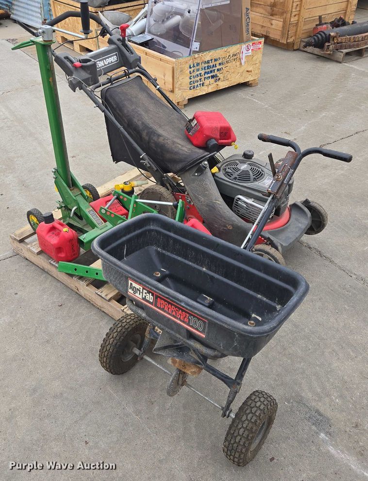 image for item DY1164 Snapper 7800758 push mower