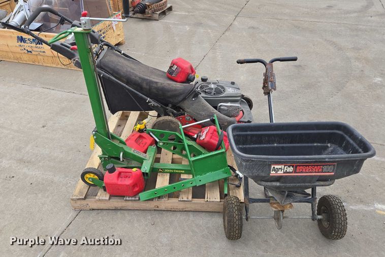 image for item DY1164 Snapper 7800758 push mower