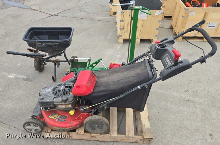 image for item DY1164 Snapper 7800758 push mower