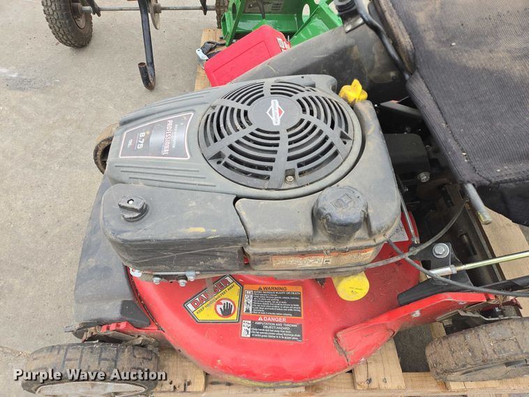 image for item DY1164 Snapper 7800758 push mower