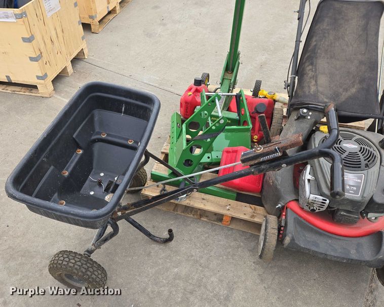 image for item DY1164 Snapper 7800758 push mower