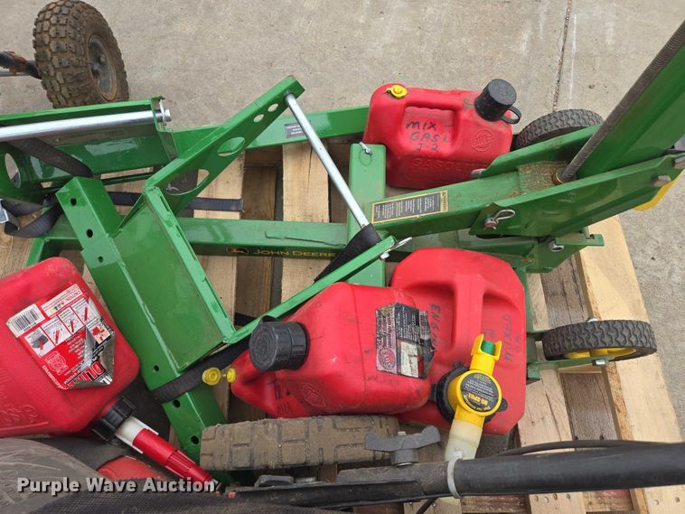 image for item DY1164 Snapper 7800758 push mower