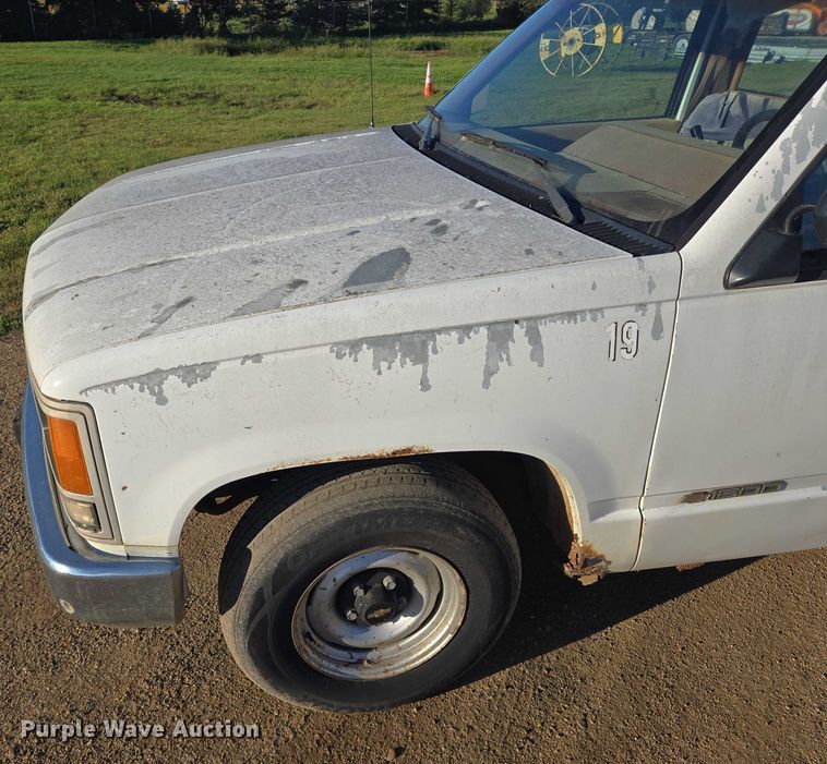 image for item DY1192 1991 Chevrolet C1500 pickup truck