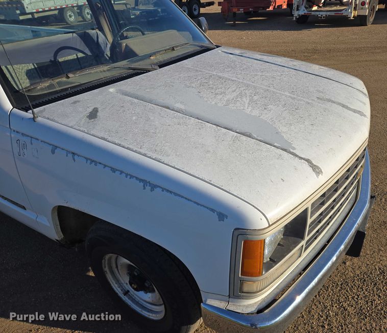 image for item DY1192 1991 Chevrolet C1500 pickup truck