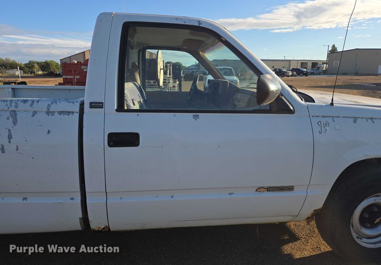 image for item DY1192 1991 Chevrolet C1500 pickup truck