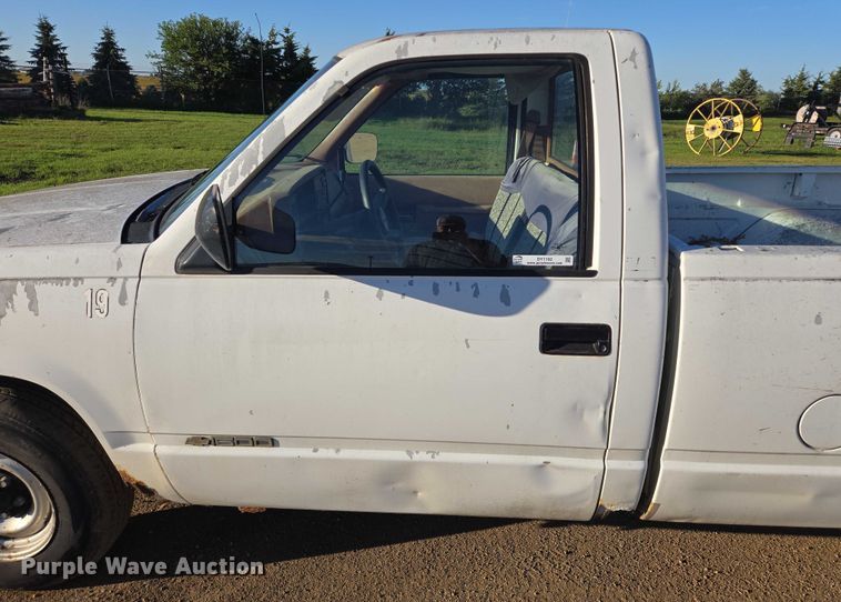 image for item DY1192 1991 Chevrolet C1500 pickup truck