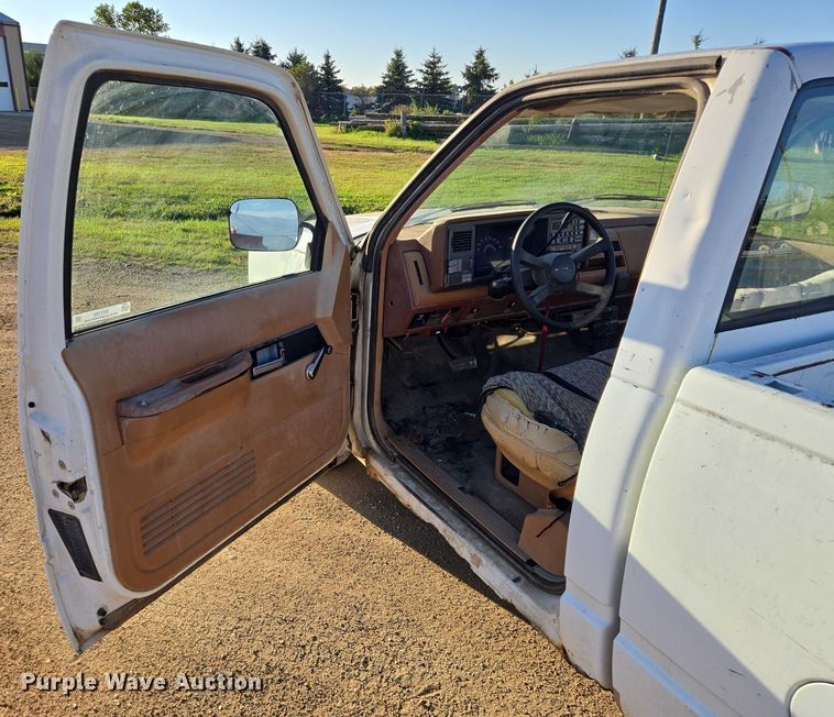 image for item DY1192 1991 Chevrolet C1500 pickup truck