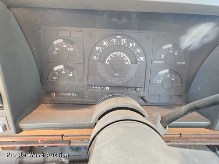 image for item DY1192 1991 Chevrolet C1500 pickup truck