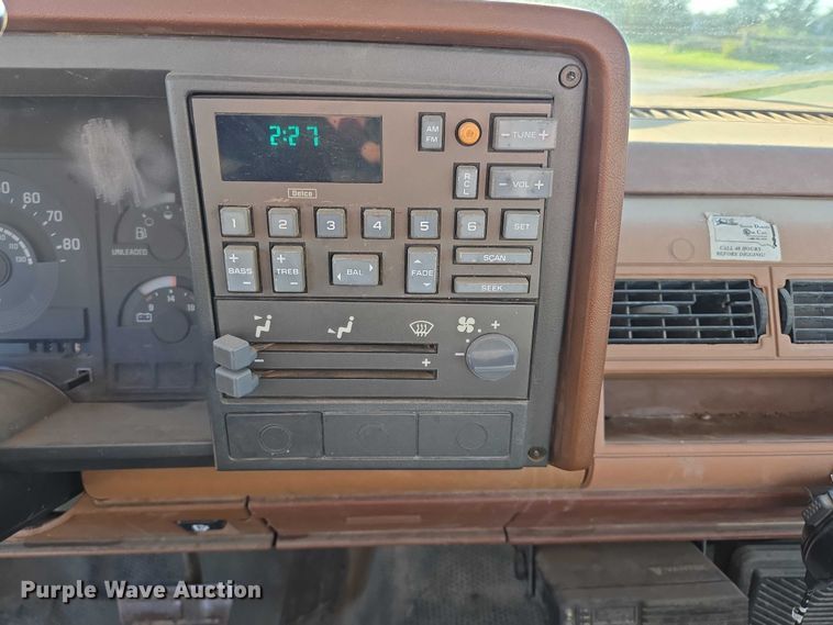 image for item DY1192 1991 Chevrolet C1500 pickup truck