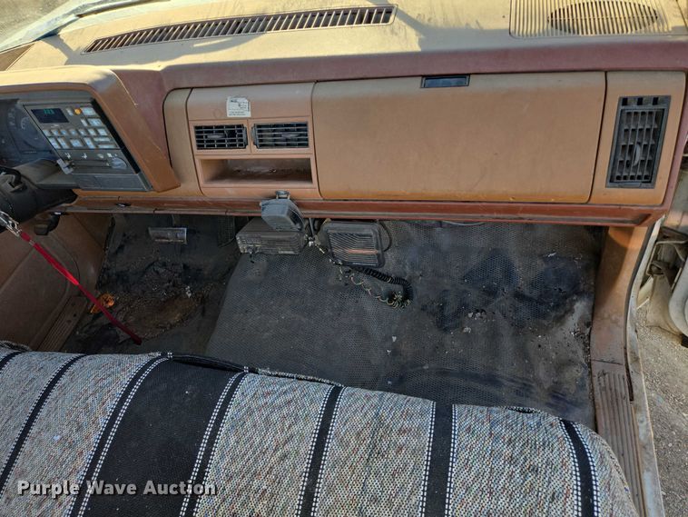 image for item DY1192 1991 Chevrolet C1500 pickup truck