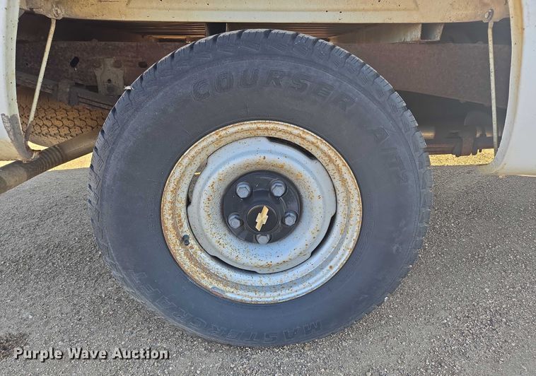 image for item DY1192 1991 Chevrolet C1500 pickup truck