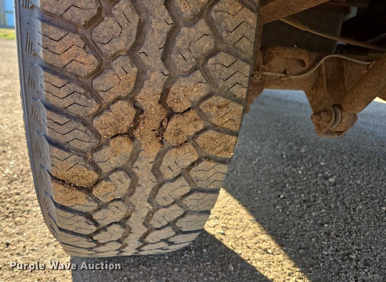 image for item DY1192 1991 Chevrolet C1500 pickup truck