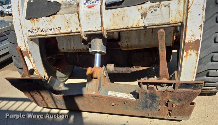 image for item DY1195 1997 Bobcat 863H skid steer loader