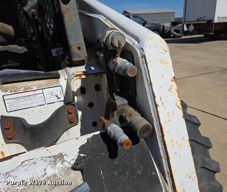 image for item DY1195 1997 Bobcat 863H skid steer loader