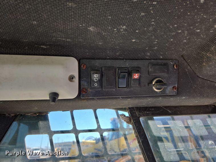 image for item DY1195 1997 Bobcat 863H skid steer loader