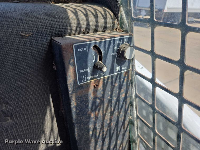 image for item DY1195 1997 Bobcat 863H skid steer loader