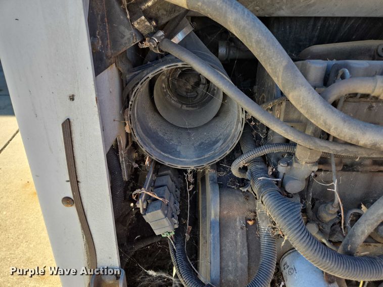 image for item DY1195 1997 Bobcat 863H skid steer loader