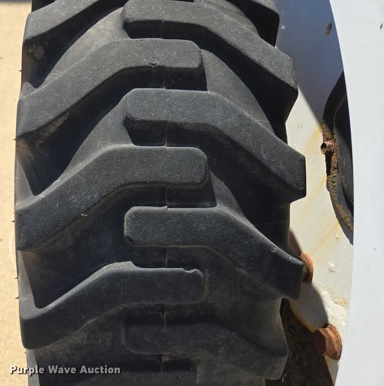 image for item DY1195 1997 Bobcat 863H skid steer loader