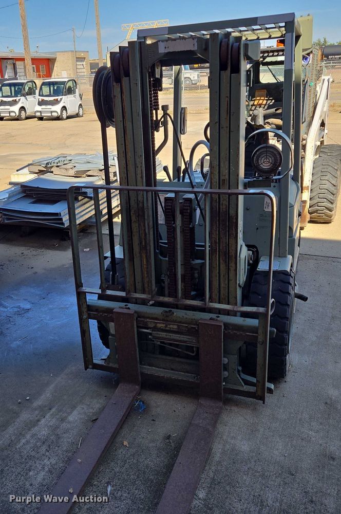 image for item DY1196 2017 Hyster H40XM forklift