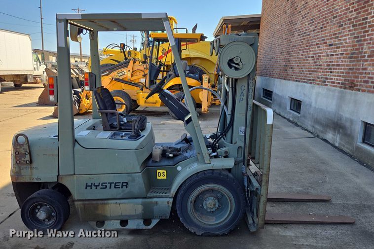 image for item DY1196 2017 Hyster H40XM forklift