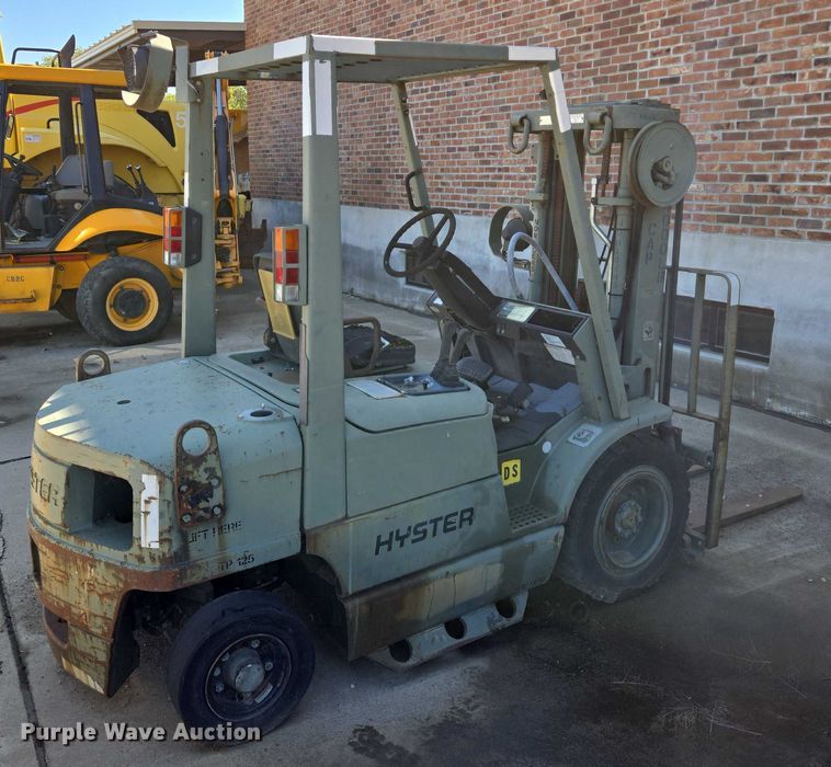 image for item DY1196 2017 Hyster H40XM forklift
