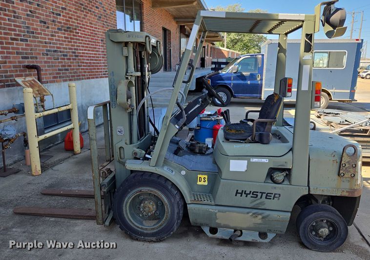 image for item DY1196 2017 Hyster H40XM forklift