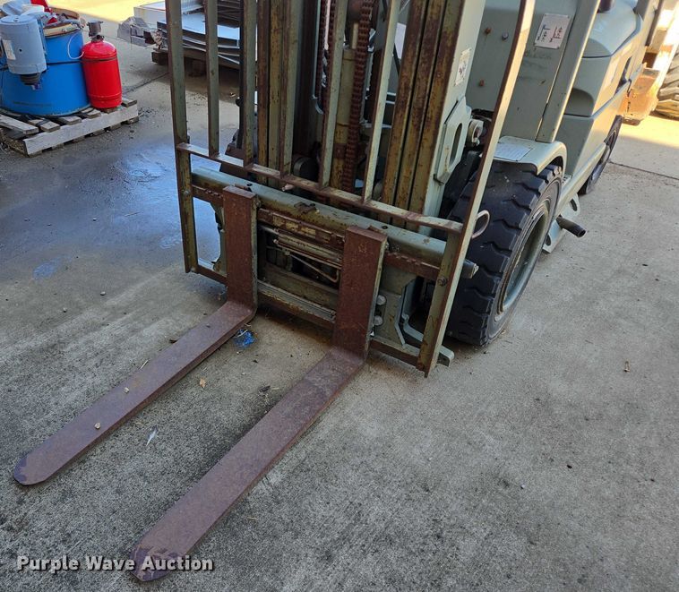 image for item DY1196 2017 Hyster H40XM forklift