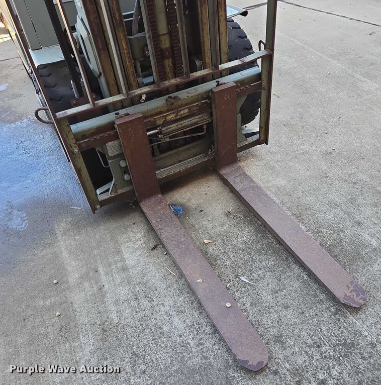 image for item DY1196 2017 Hyster H40XM forklift