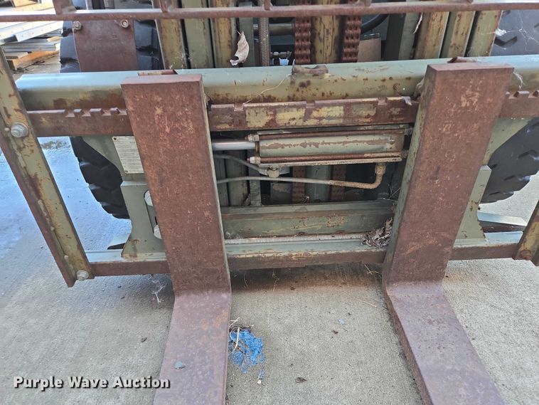 image for item DY1196 2017 Hyster H40XM forklift