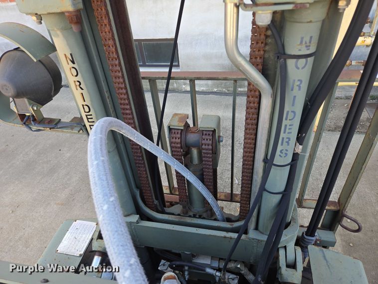 image for item DY1196 2017 Hyster H40XM forklift