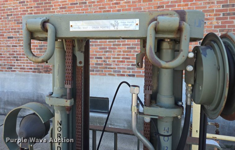 image for item DY1196 2017 Hyster H40XM forklift