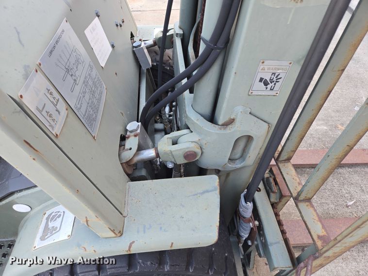 image for item DY1196 2017 Hyster H40XM forklift