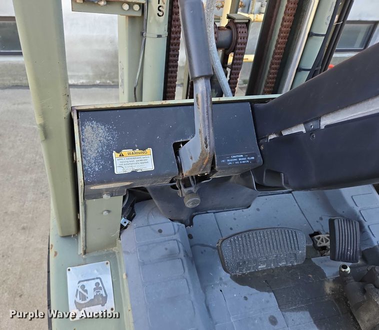 image for item DY1196 2017 Hyster H40XM forklift