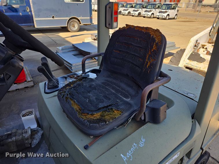 image for item DY1196 2017 Hyster H40XM forklift