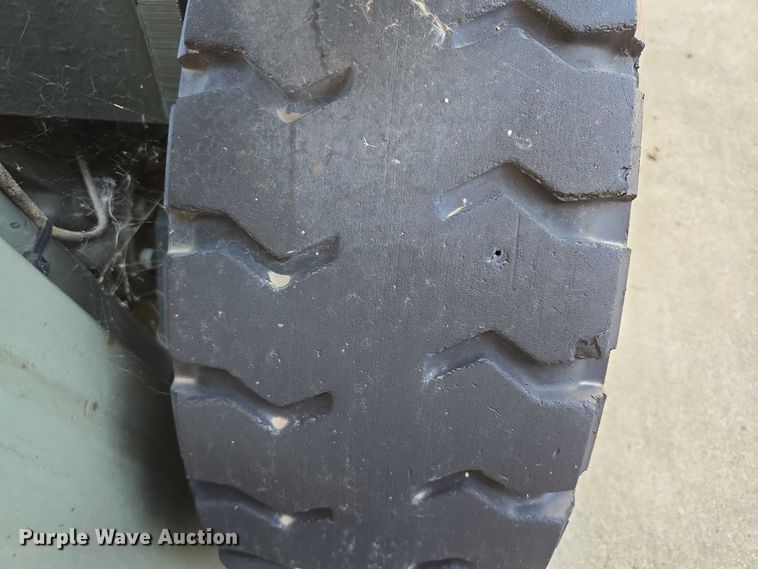 image for item DY1196 2017 Hyster H40XM forklift