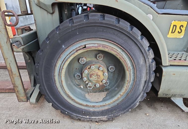 image for item DY1196 2017 Hyster H40XM forklift