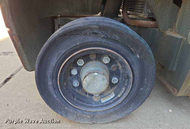 image for item DY1196 2017 Hyster H40XM forklift