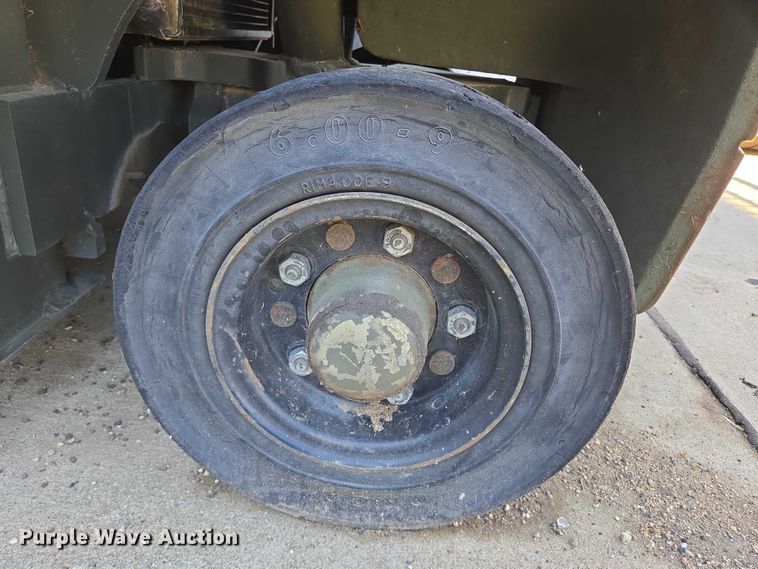 image for item DY1196 2017 Hyster H40XM forklift