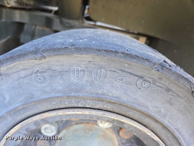 image for item DY1196 2017 Hyster H40XM forklift