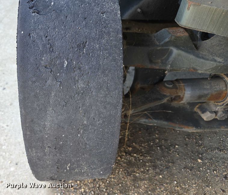 image for item DY1196 2017 Hyster H40XM forklift