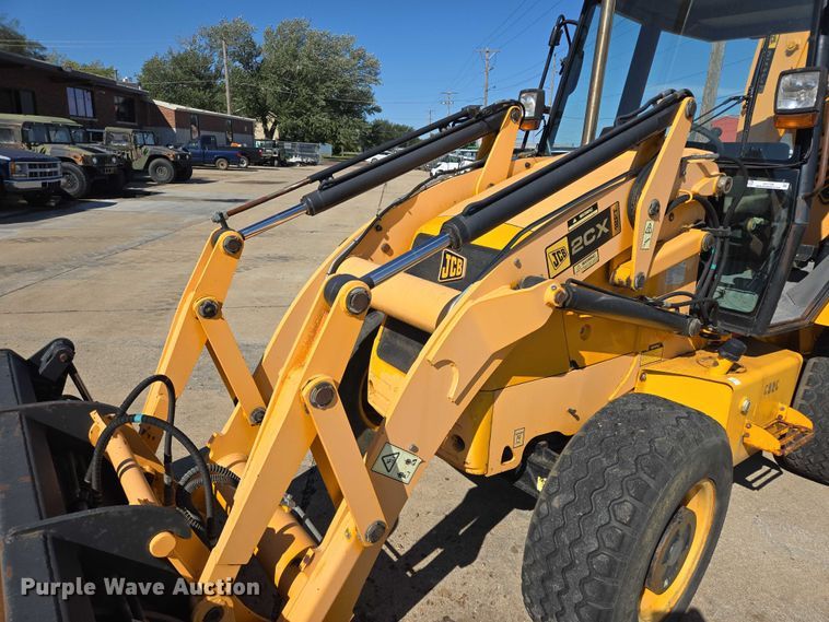 image for item DY1198 2008 JCB 2CX backhoe