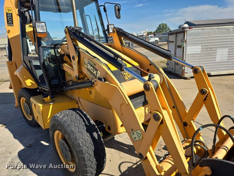 image for item DY1198 2008 JCB 2CX backhoe