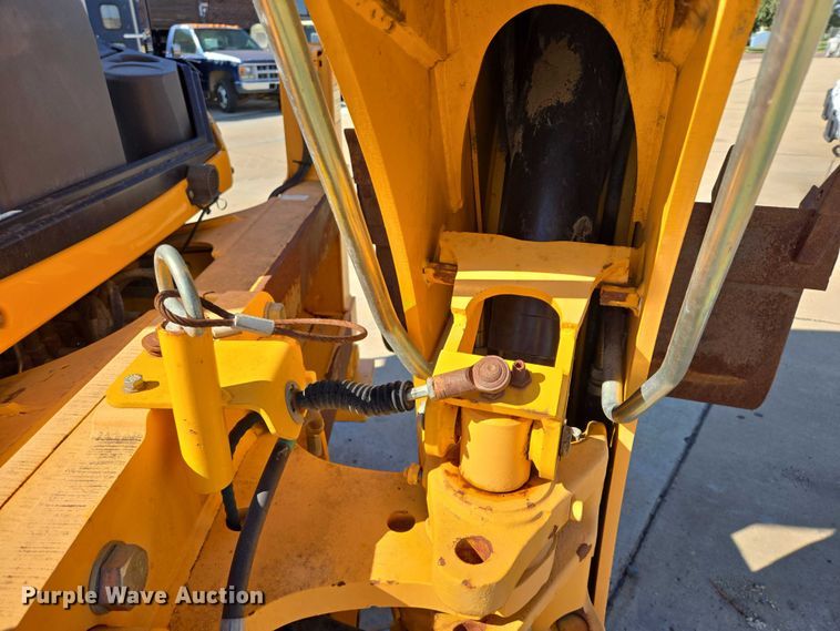 image for item DY1198 2008 JCB 2CX backhoe