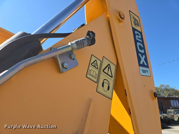 image for item DY1198 2008 JCB 2CX backhoe