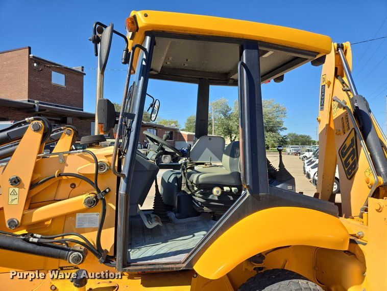 image for item DY1198 2008 JCB 2CX backhoe